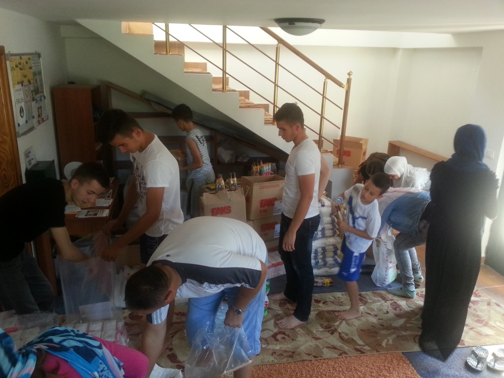 Xhamia e Klleznës në “Shporten e Ramazanit” ndihmoi 220 familje në nevojë