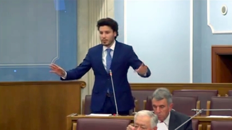 Abazoviq: “25 vite manipulonj reth komunes Tuzit”