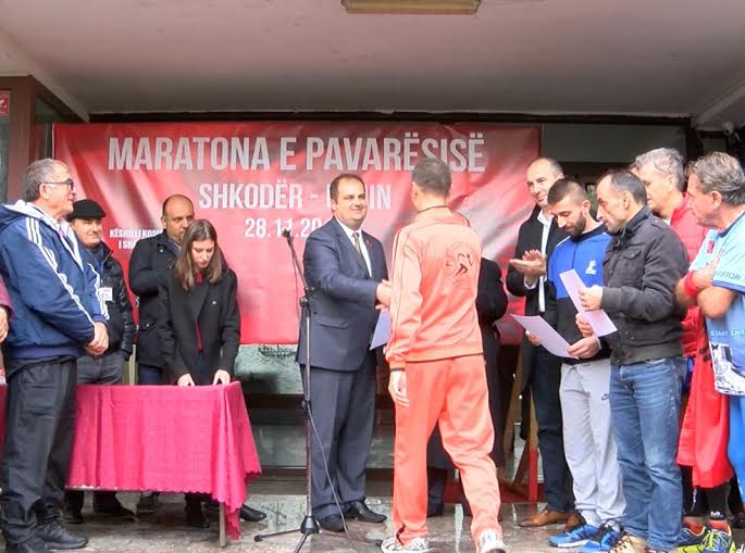 Mbaron “Maratona e Pavarësisë 2015” Shkoder- Ulqin,  Ilir Këllesi fitues