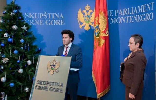 Abazovic: Za 800.000 eura 14 miliona kvadrata na plaži!