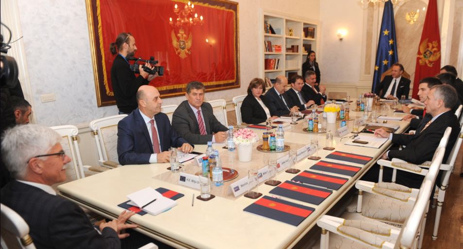 Mali i Zi me më shumë parti politike për kokë banori në rajon