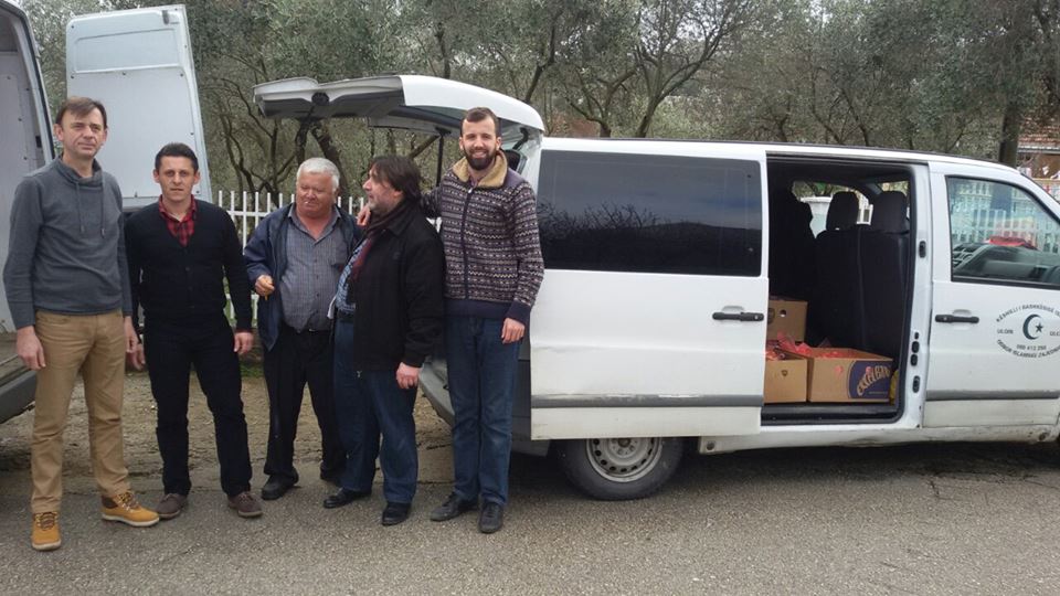 Aktiviteti i “Bereqetit”: Nis shpërndarja e ndihmave në Ulqin dhe fshatrat perreth