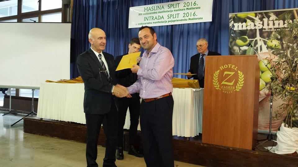 Bilal Kraja fiton medalje Argjendit në “Manifestimi XIII ndërkombëtar i kultivuesve të ullirit në Split 2016”
