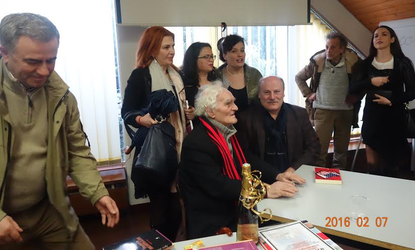 Krijuesit në mërgim ballë për ballë me poetin e traditës Agim Shehu