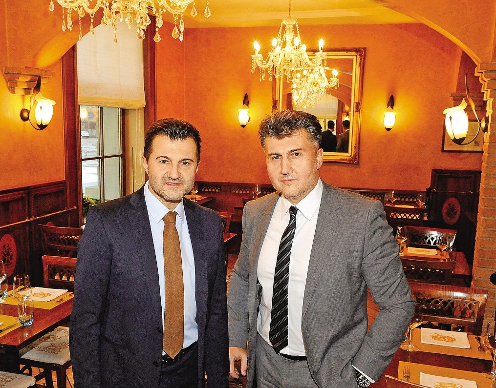 Zvicer: Suksesi i vëllezërve Stevë dhe Nilë Nilaj nga Ulqini