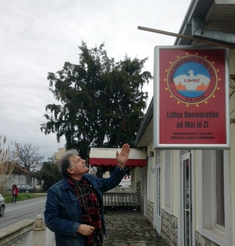 Sulmohet zyra e LD në MZ-së në Ulqin, Vidhet Flamuri Shqiptar