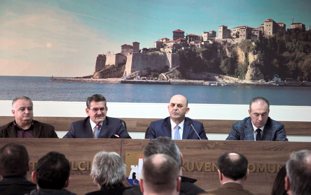 Nënshkruhet marrëveshja e “koalicionit në të gjerë” në Ulqin