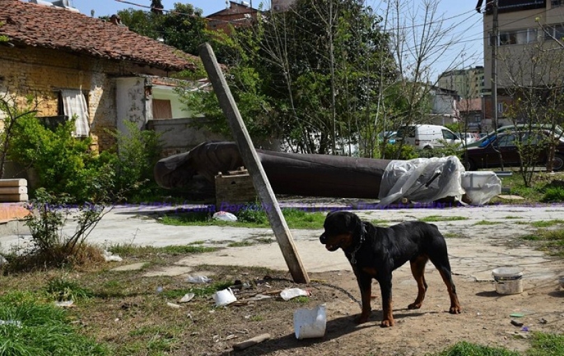 E turpshme! Përdhoset shtatorja e Nënës Terezë në Tiranë