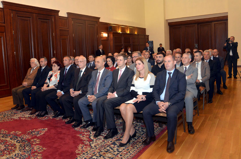 Bujar-Nishani dekoron Cafo Beg Ulqinin-Cungu-1