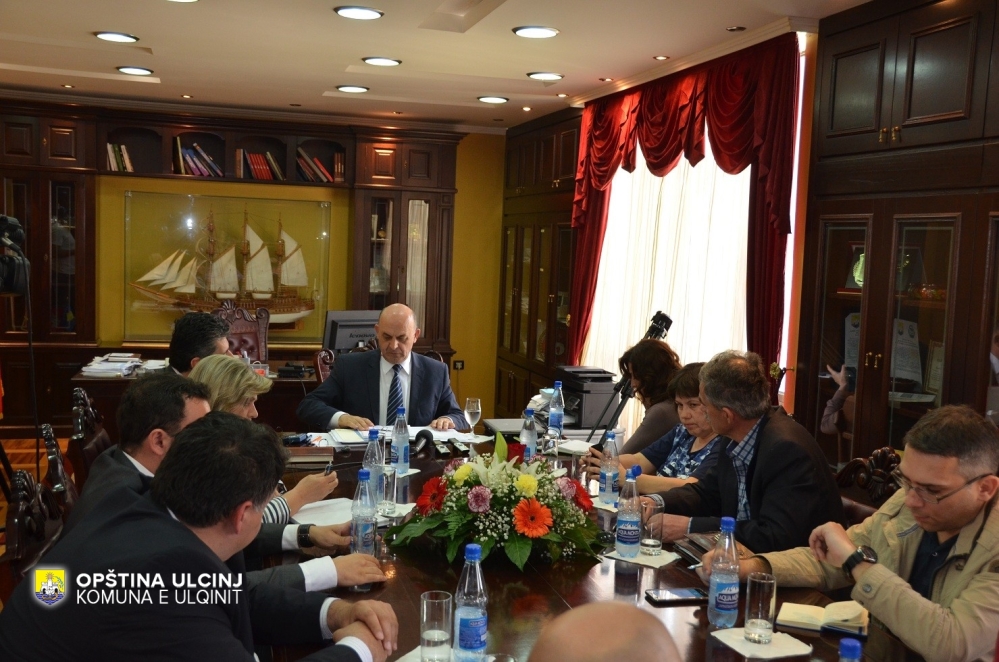Pres konferenca e Cungut: Te kontrollohen shpenzimet e komunës së Ulqinit