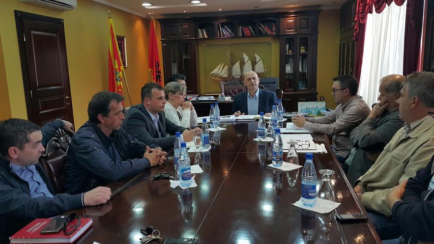 Banorët e BL nr.1 i shprehin shqetësimet kryetarit Cungu