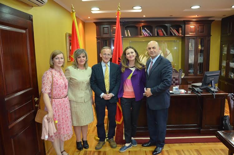 Malcolm takohet me kryetarin e Komunës së Ulqinit Nazif Cungu