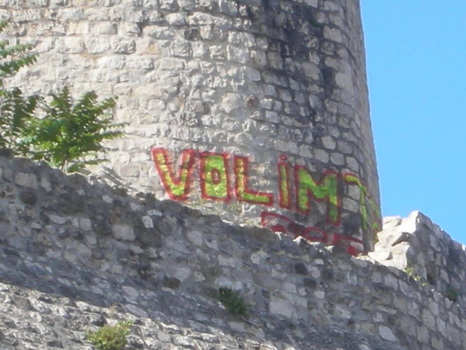 Shkrime nëpër mure të kalas së Ulqinit