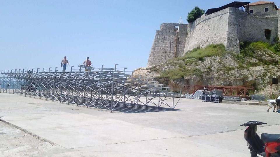 Ekrani gjigand në Molin e madh në Ranë, per te ndjekur Kampionatin Europian