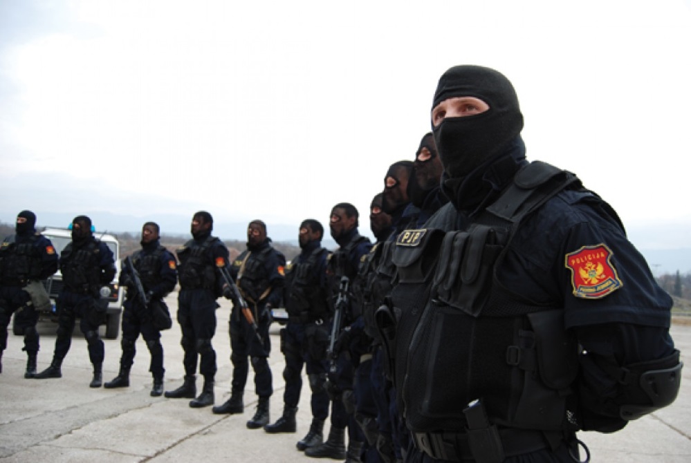 Dhuna mes bandave trondit Kotorrin ne Mal të Zi