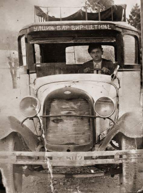 Foto nga Autobusi i vjetër që qarkullonte nëpër Ulqin,Tivar, Vir, Cetinje 1931