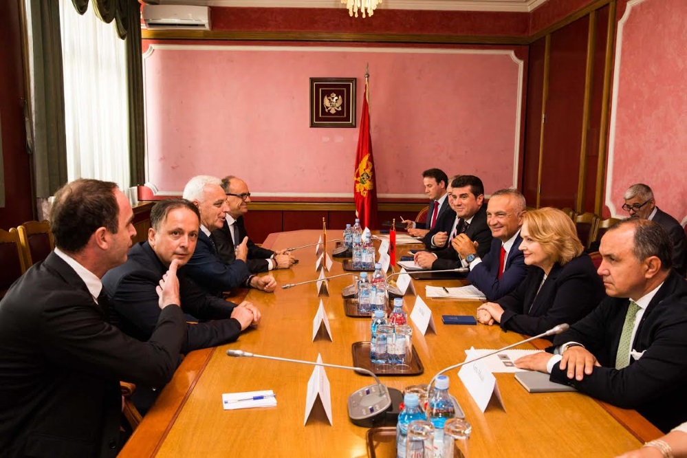 Ilir Meta takon disa deputetë shqiptarë në Parlamentin e Malit të Zi