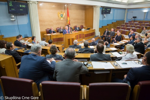 Në parlamentin e Malit të Zi do të flitet edhe shqip