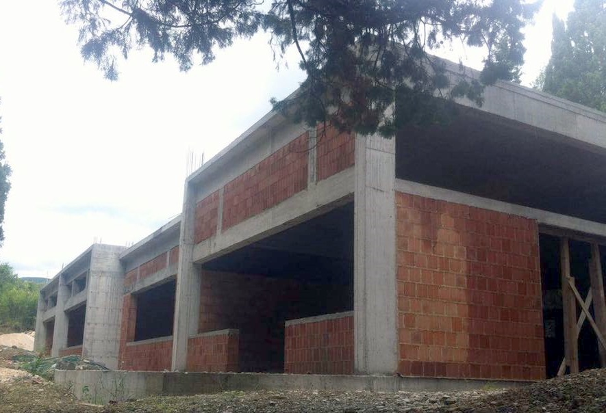 Ndalohet puna sërish në ndërtimin e shkollës në Sukubinë