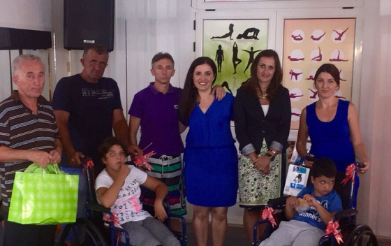 Tina Lešević iz Njujorka, donirala je Dnevnom centru za djecu troje kolica