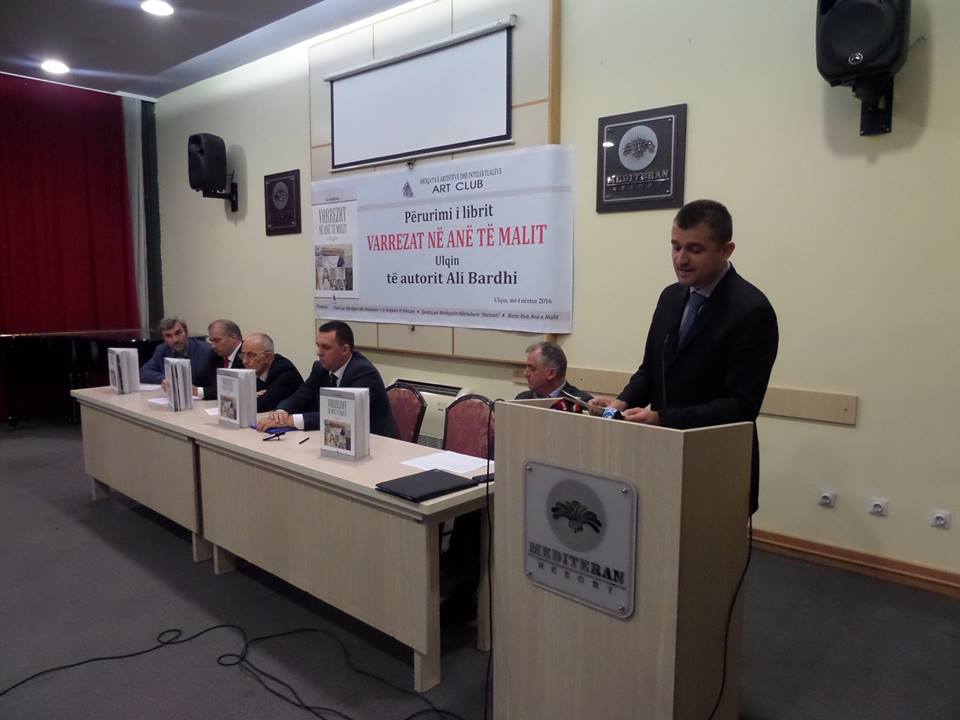 “Art Club” nga Ulqini bëri përurimin e librit të autorit Ali BARDHIT ” Varrezat në Anë të Malit