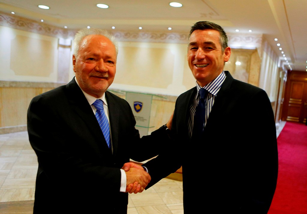 Kadri-Veselili-takon-Ambasadorin -Ferhat-Dinosha-1