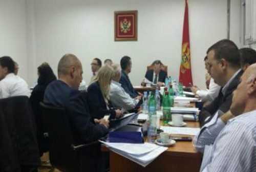 Nika: Kush don me na ble – Shih këtu edhe tri fjalë për zgjedhjet 2016?!