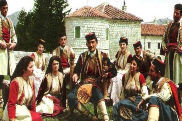 Malazezët nuk janë Sllav e aq ma pak Serb,por Ilir thotë autori i librit “Shenjtorët e çuditshëm/bizarë të Kishës Serbe”,Miroslav Ćosović