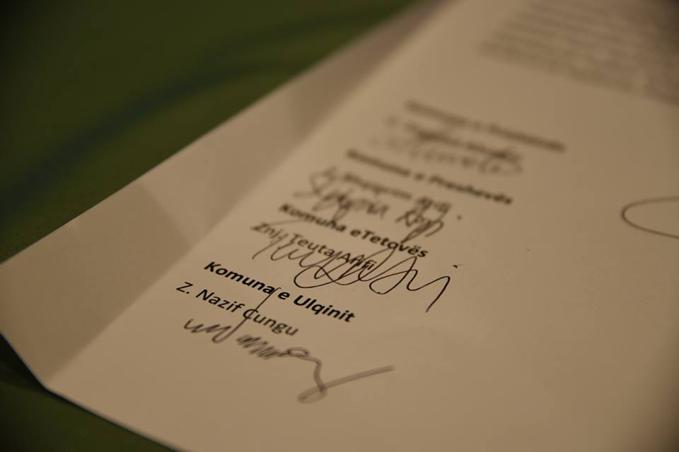 Teuta Arifi nënshkruan memorandum-Nazif-Cungu-1