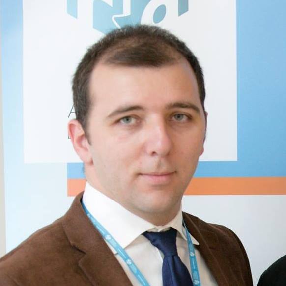 Gjest i madh nga Ardian Mavriqi, e ndanë rrogën e këshilltarit për fëmijët e qendrës “Sirena” dhe “Art Dulcinium”