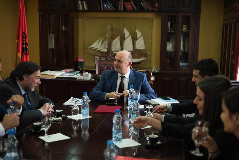 OJQ “Teatri Teuta” do të ketë  përkrahjen e përhershme  të komunës – Video