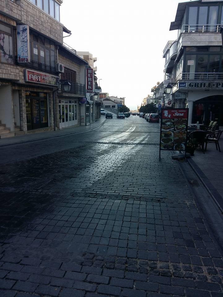 Rruga e boshatisur në Ulqin, gëzuar vitin e ri 2017