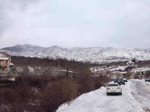 fshati Millë i mbuluar me bore-2