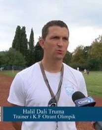 Në Herceg Novi sulmohet trajneri i Ulqinit Halil Dali Truma nga referi