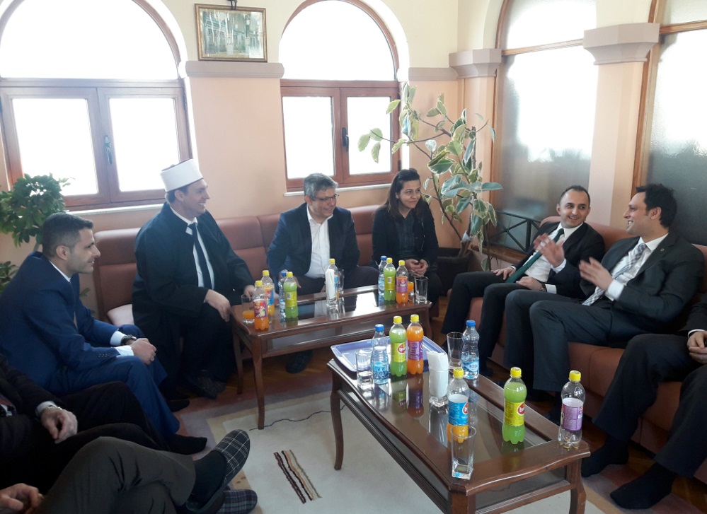 Kryeimami Ali ef.Bardhi priti në takim zv.kryetarin e organizatës Turke TIKA