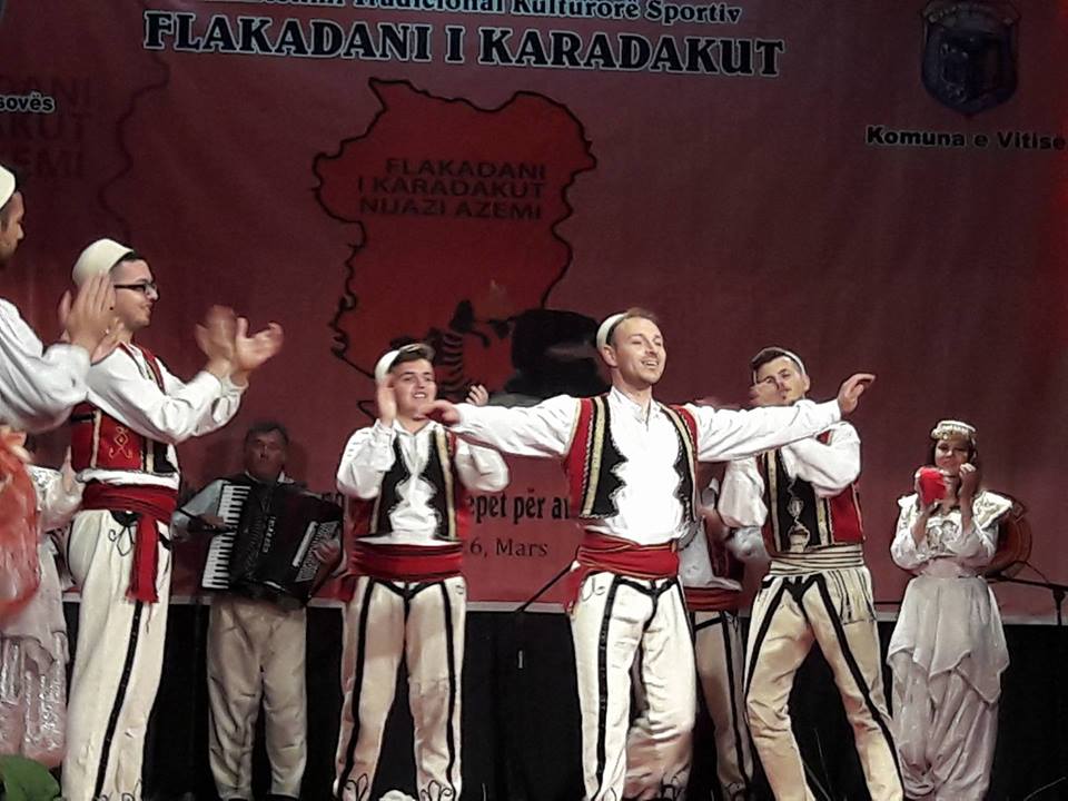 Në Festivalin “Flakadani i Karadakut” SHKA Dulcinea shpërblehet me çmimin e Kostumografis më autotktone