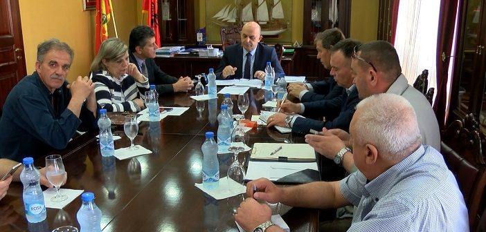 Cungu mban konferencë me gazetarë