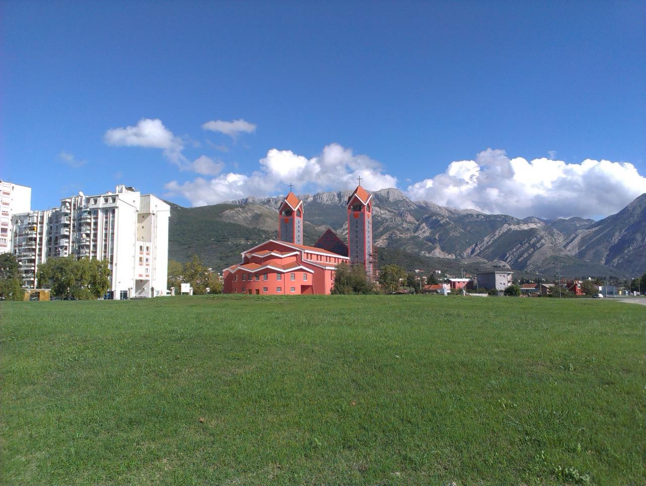 Udhëtim nëpër Trojet Shqiptare/Katedralja Katolike e Tivarit, kisha më e madhe Katolike në gjithë Malin e Zi