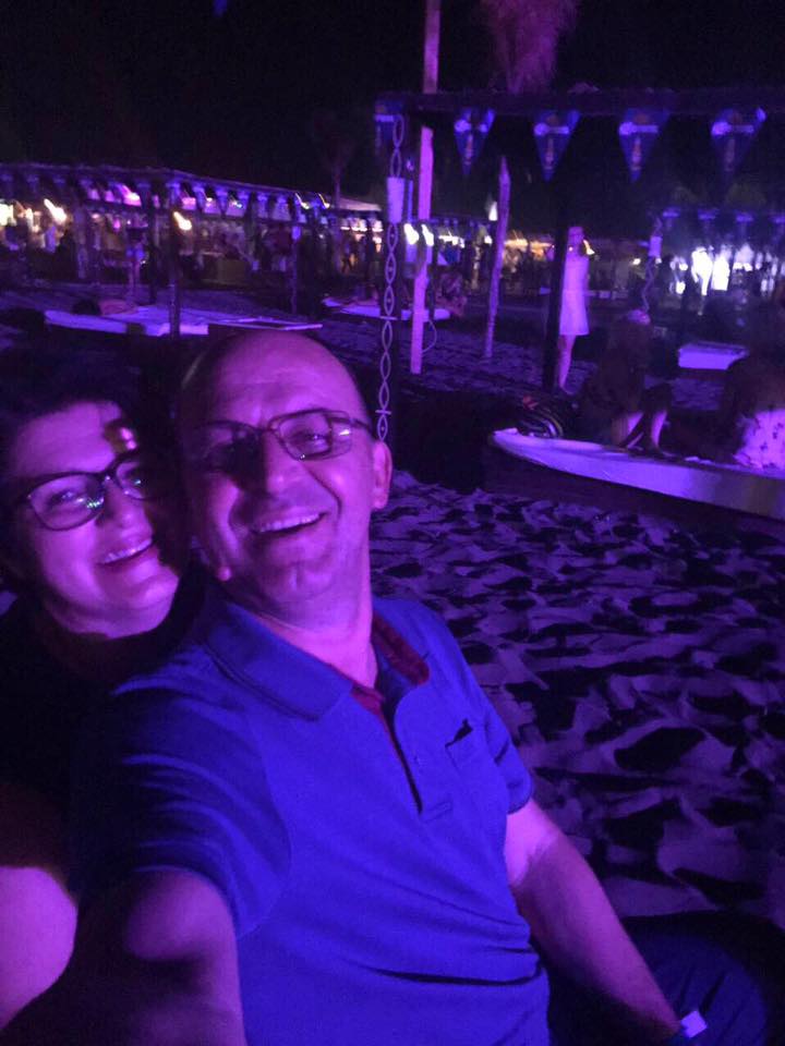 Nazif Cungu një selfi për qejfi me bashkëshorten Gazmiren në koncertin Southern Soul Festival