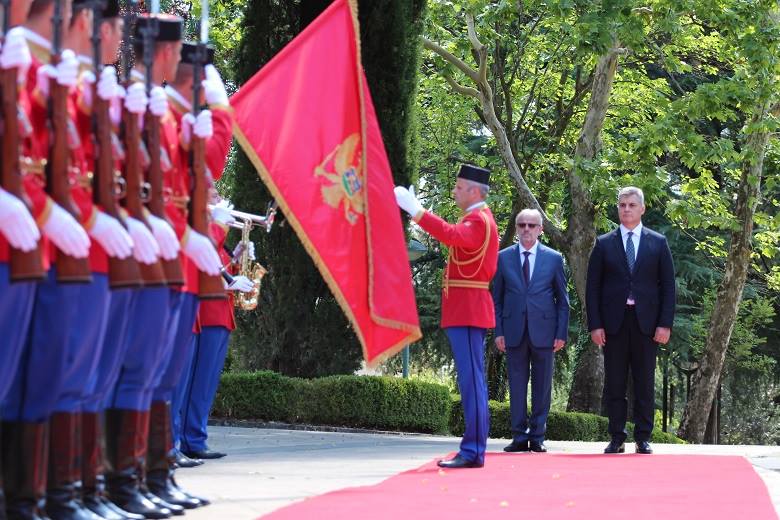 Talat Xhaferi sot në Mal të Zi nesër në Ulqin