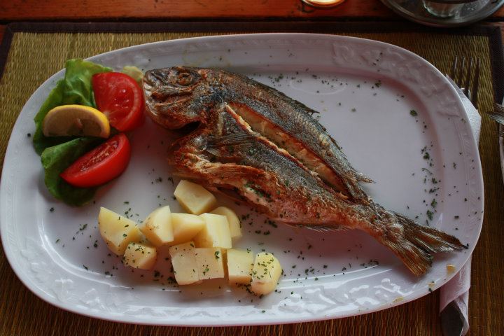Frska riba u restoran Coco Beach Ulcinj