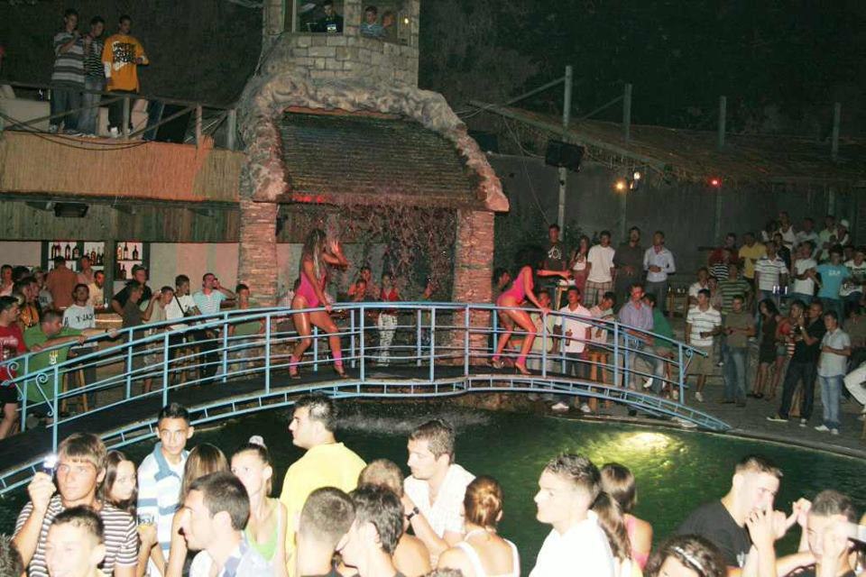 Disco-Fama-Nicht-Club-Nocni-Zivot-Ulcinj-Crna-Gora