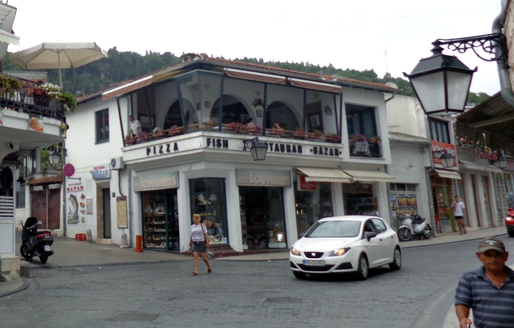 Riblji-restoran-Bazar-Ulcinj-Crna-Gora-