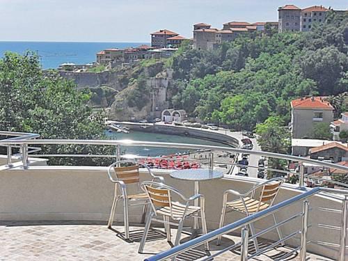 Apartments-Croma-Ulcinj-Montenegro-4