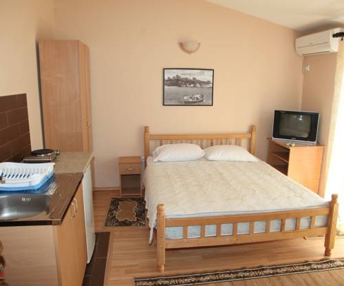 Apartments-Donartina-Ulcinj-Montenegro-6