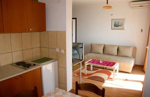 Rooms-Adriatic-Ulcinj-Montenegro-11