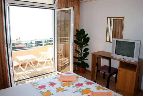 Rooms-Adriatic-Ulcinj-Montenegro-6