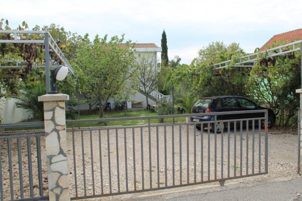 Villa-Elena-Ulcinj-Montenegro-12
